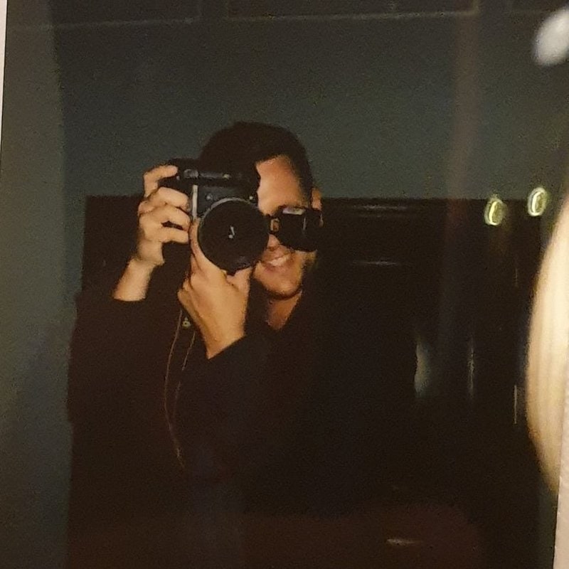 Ritratto di Edgar Z., che fotografa matrimoni