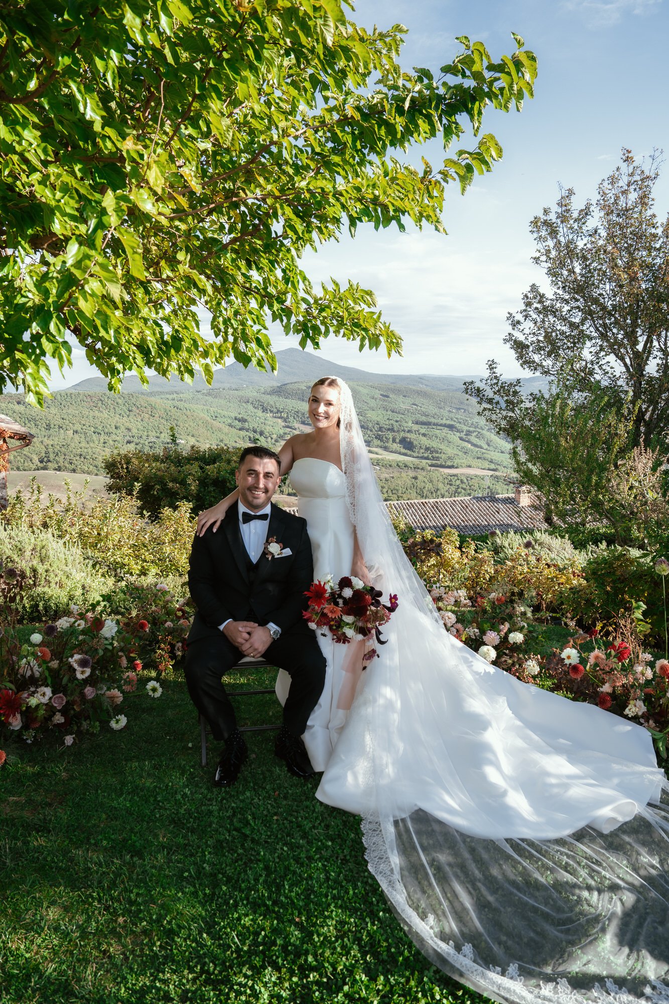 Intimate wedding in Tuscany (Val d'Orcia), October 2026, photographed by Andrea C.