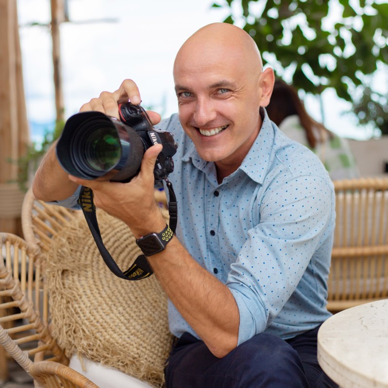 Dimas F., wedding photographer