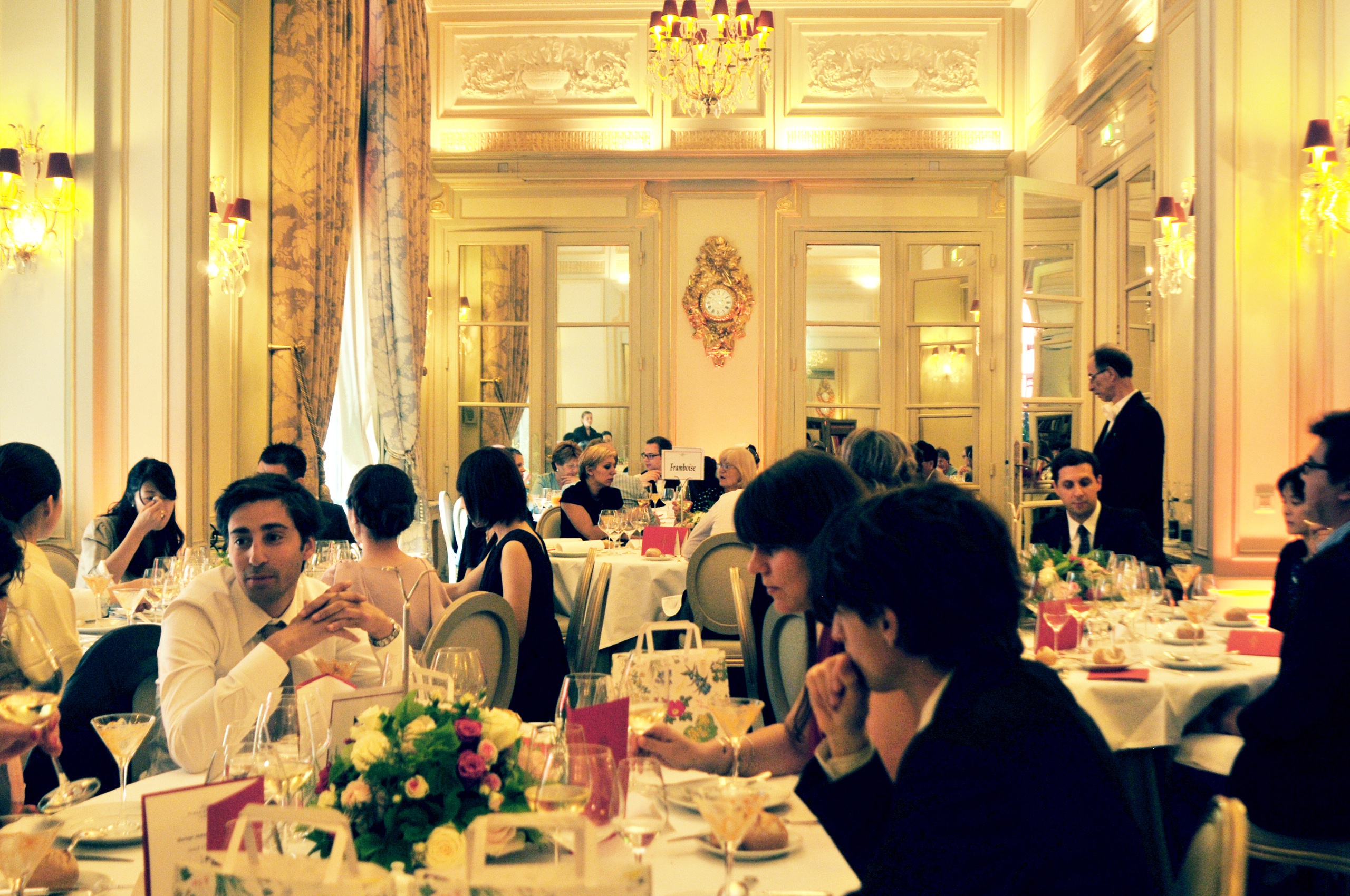 Wedding in Paris (Il de France), July — photo 16 of 20 by Michi N.