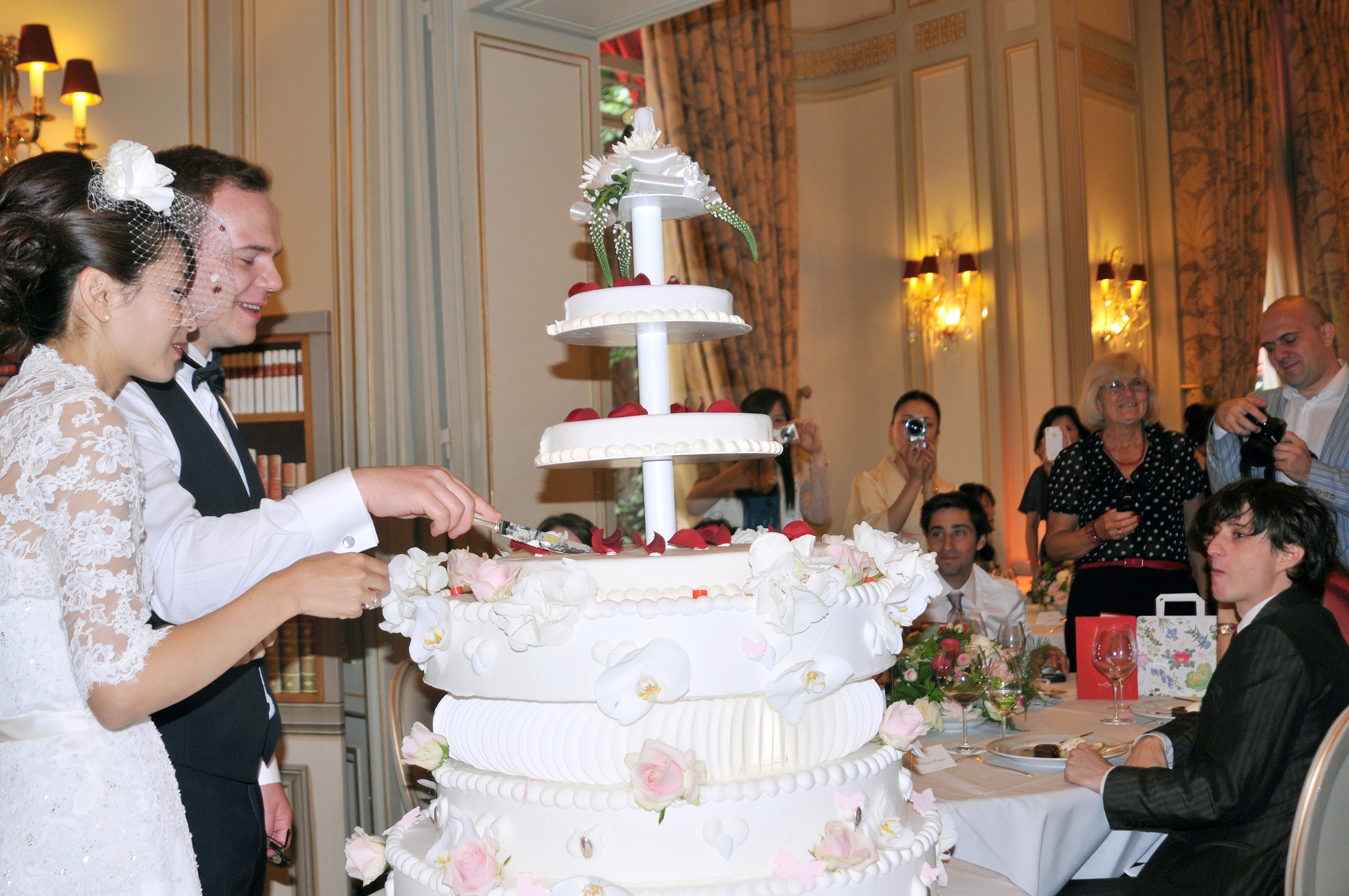 Wedding in Paris (Il de France), July — photo 15 of 20 by Michi N.
