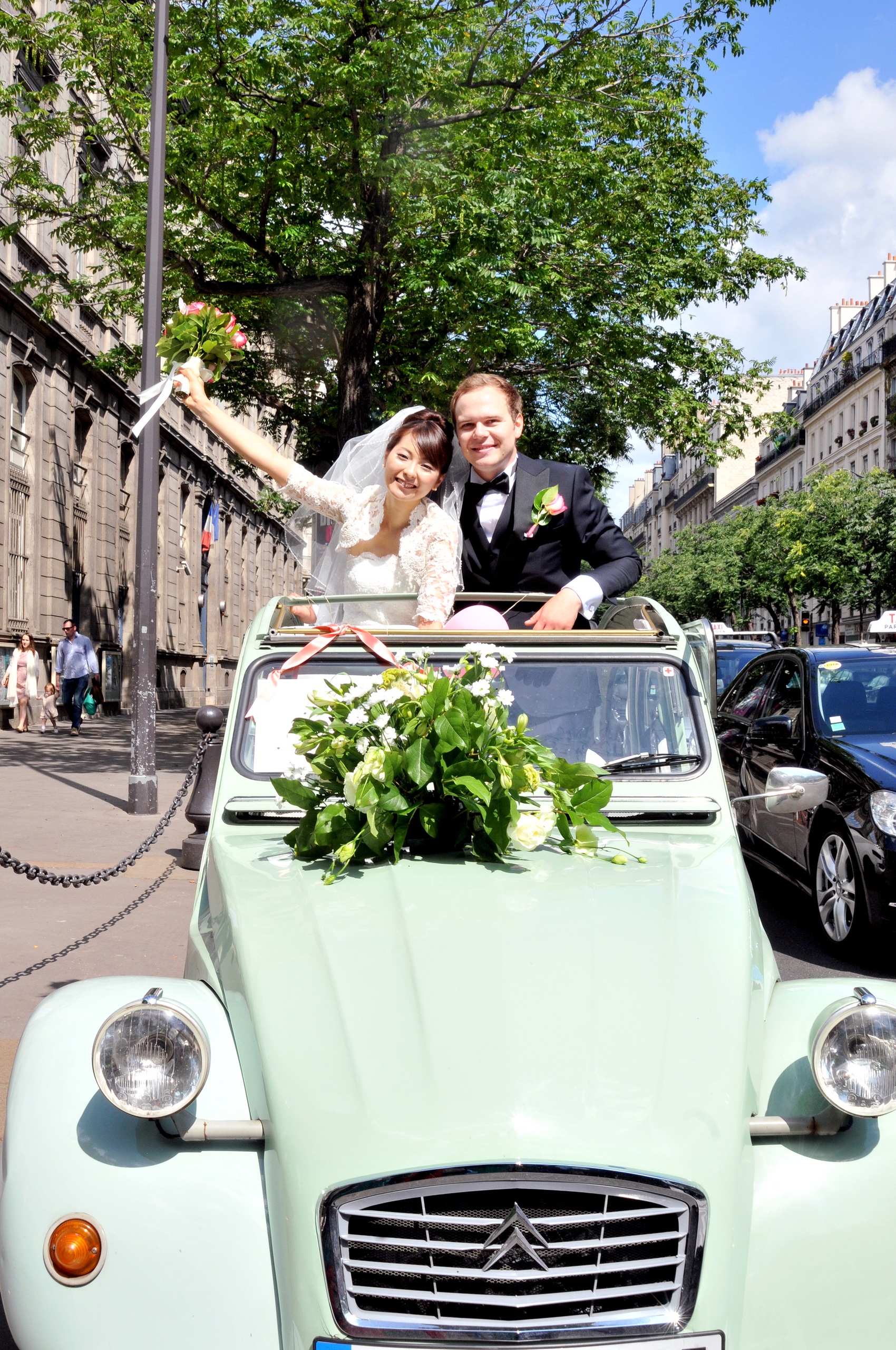 Wedding in Paris (Il de France), July — photo 12 of 20 by Michi N.