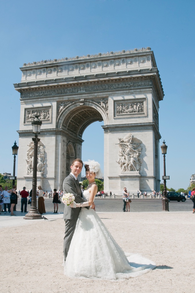 Intimate wedding in Paris (IL de France), August 2020 — photo 11 of 20 by Michi N.
