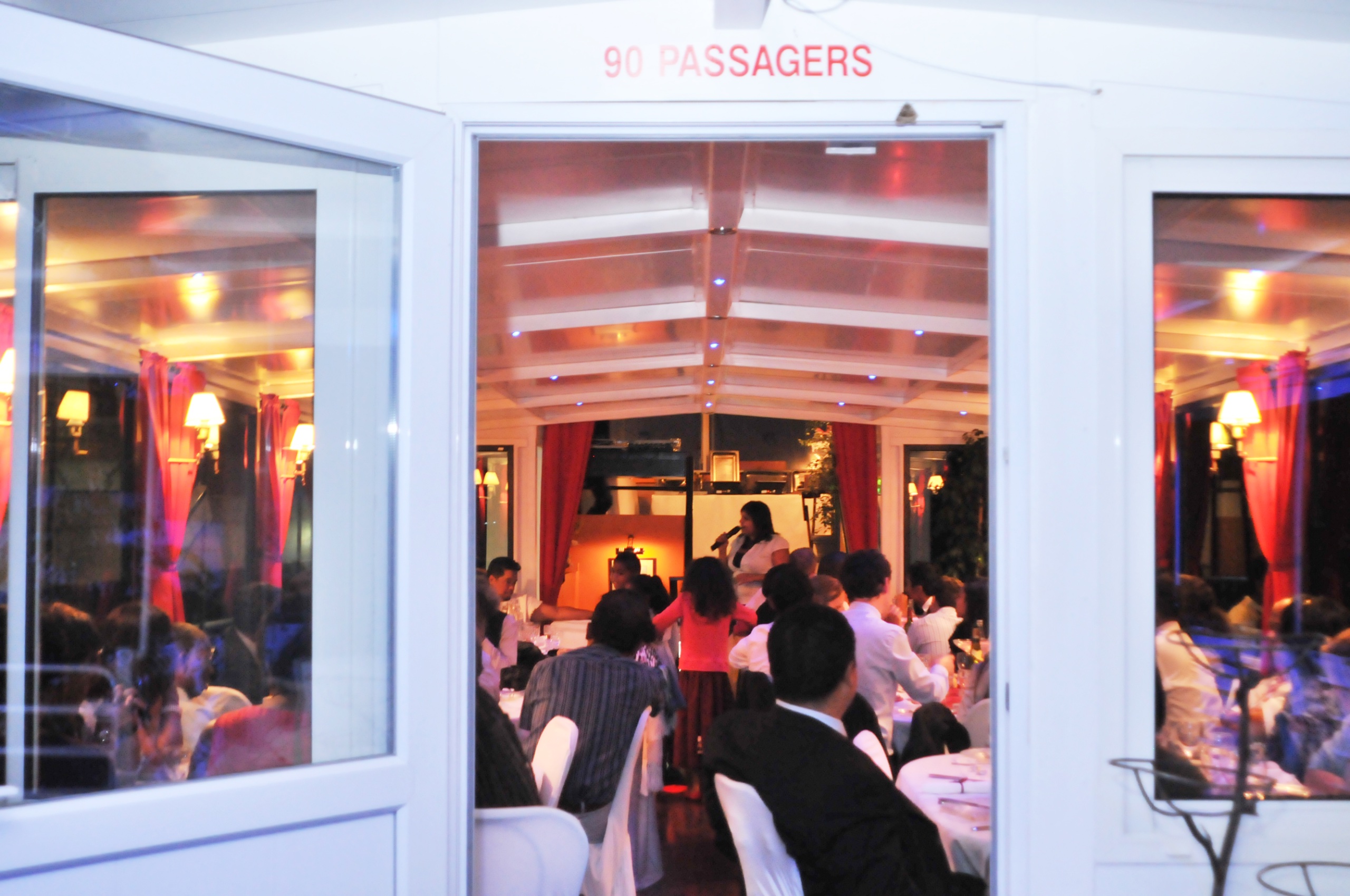 Intimate wedding in Paris (Il de France), July — photo 17 of 20 by Michi N.