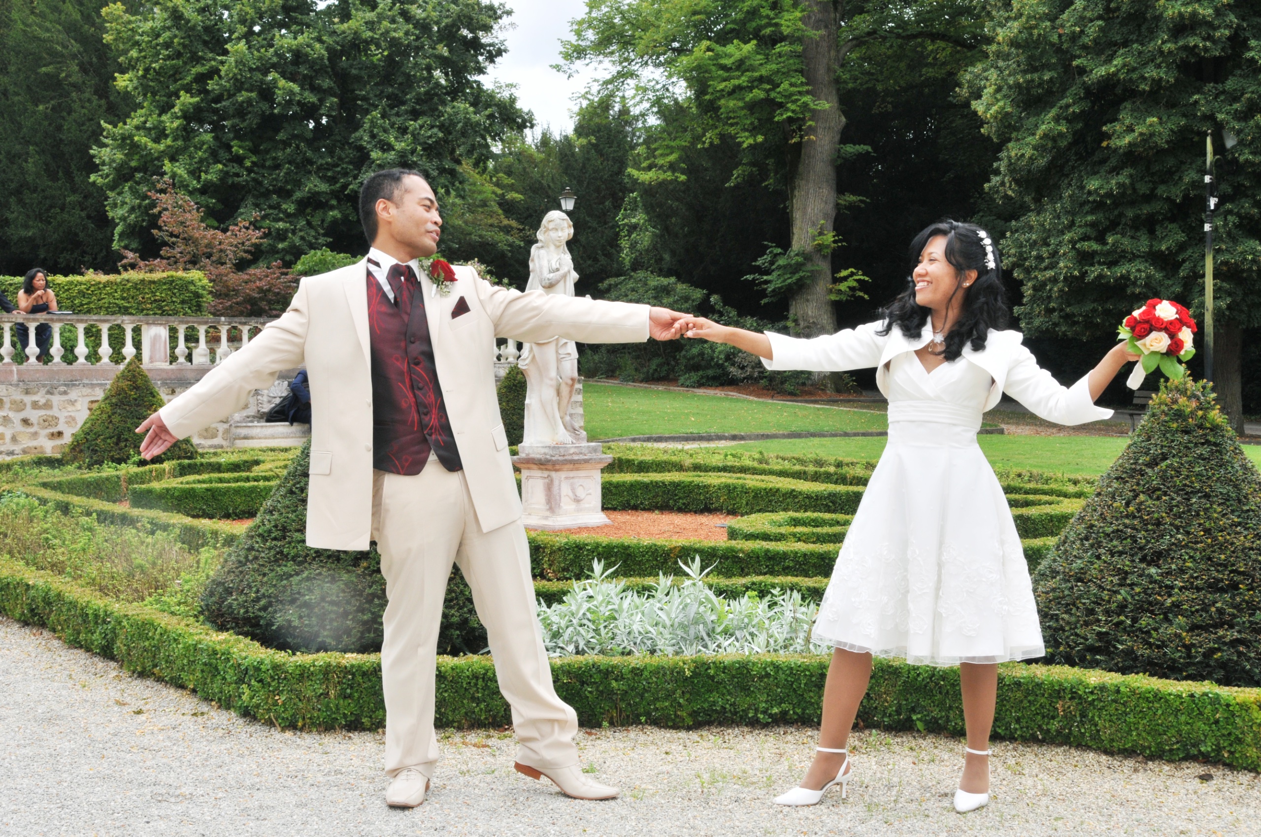 Intimate wedding in Paris (Il de France), July — photo 20 of 20 by Michi N.