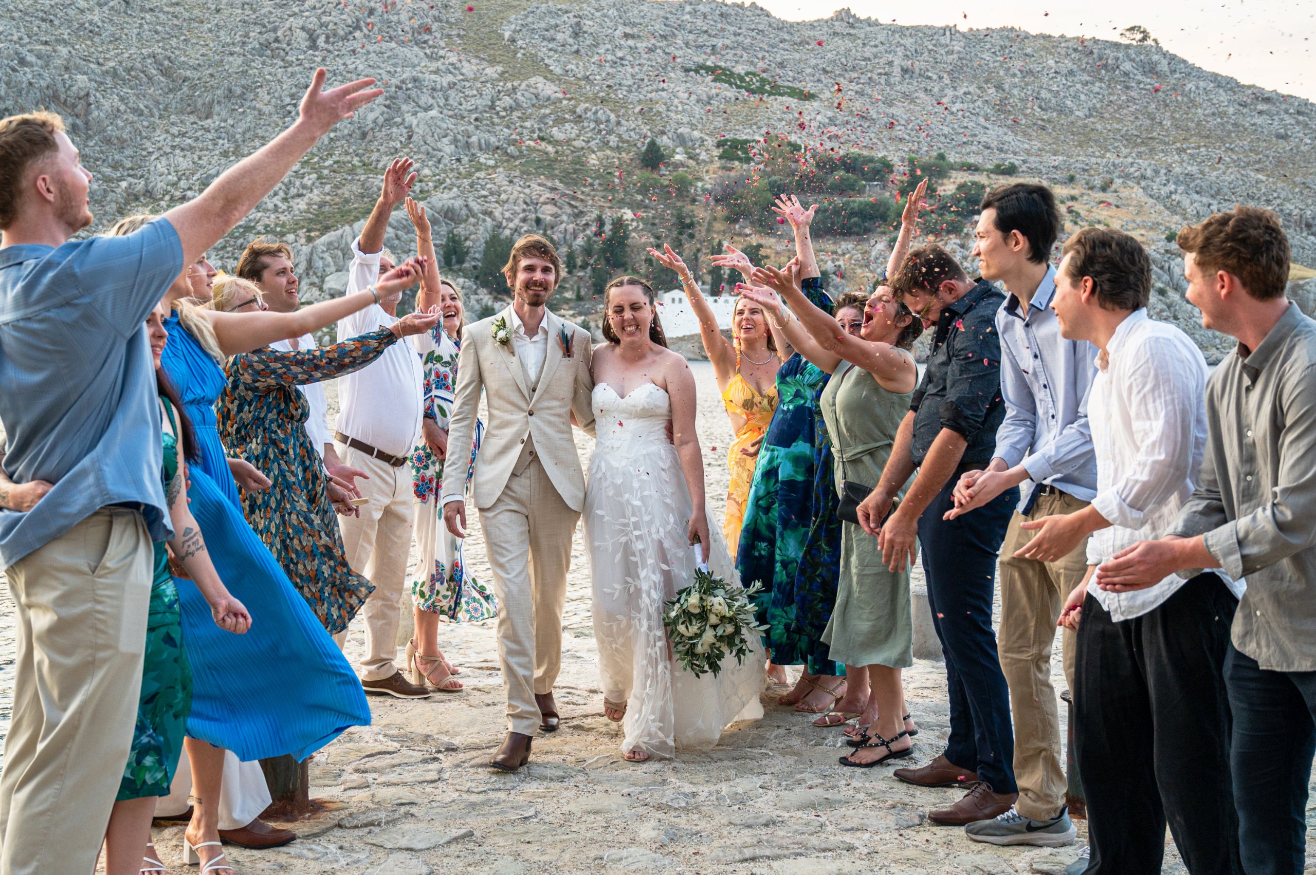 Hochzeit im kleinen Kreis auf Rhodos & im Dodekanes (Symi), Juni 2026, fotografiert von Vassilis I.